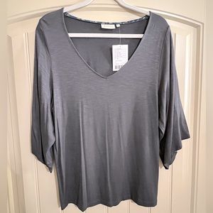 NWT Deletta gray mid length sleeve top